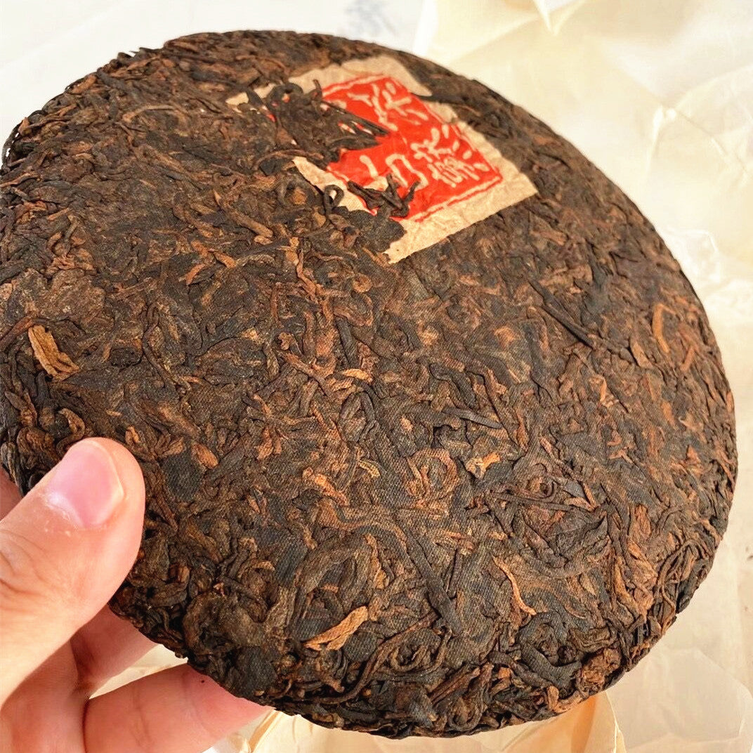 Yunnan Pu'er Tea Banzhang Ancient Tree Pu'er Ripe Tea Yunnan Qizi Mellow and Ripe Cake 357g