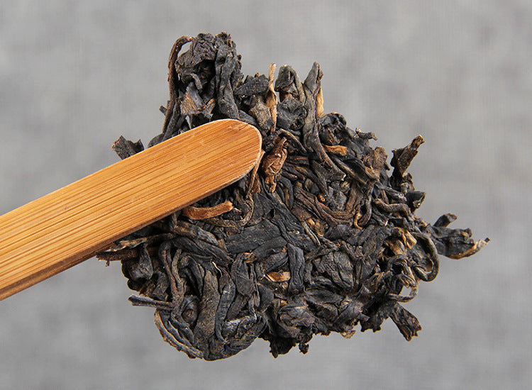 China Yunnan Aged Pu'er Tea Spring Tip 400g Pu'er Qizi Cake Raw Tea Green Tea