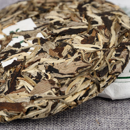 Yunnan White Tea Ancient Tree Moonlight White Tea ChangBeauty Moonlight White Tea Consistent inside and out 357g