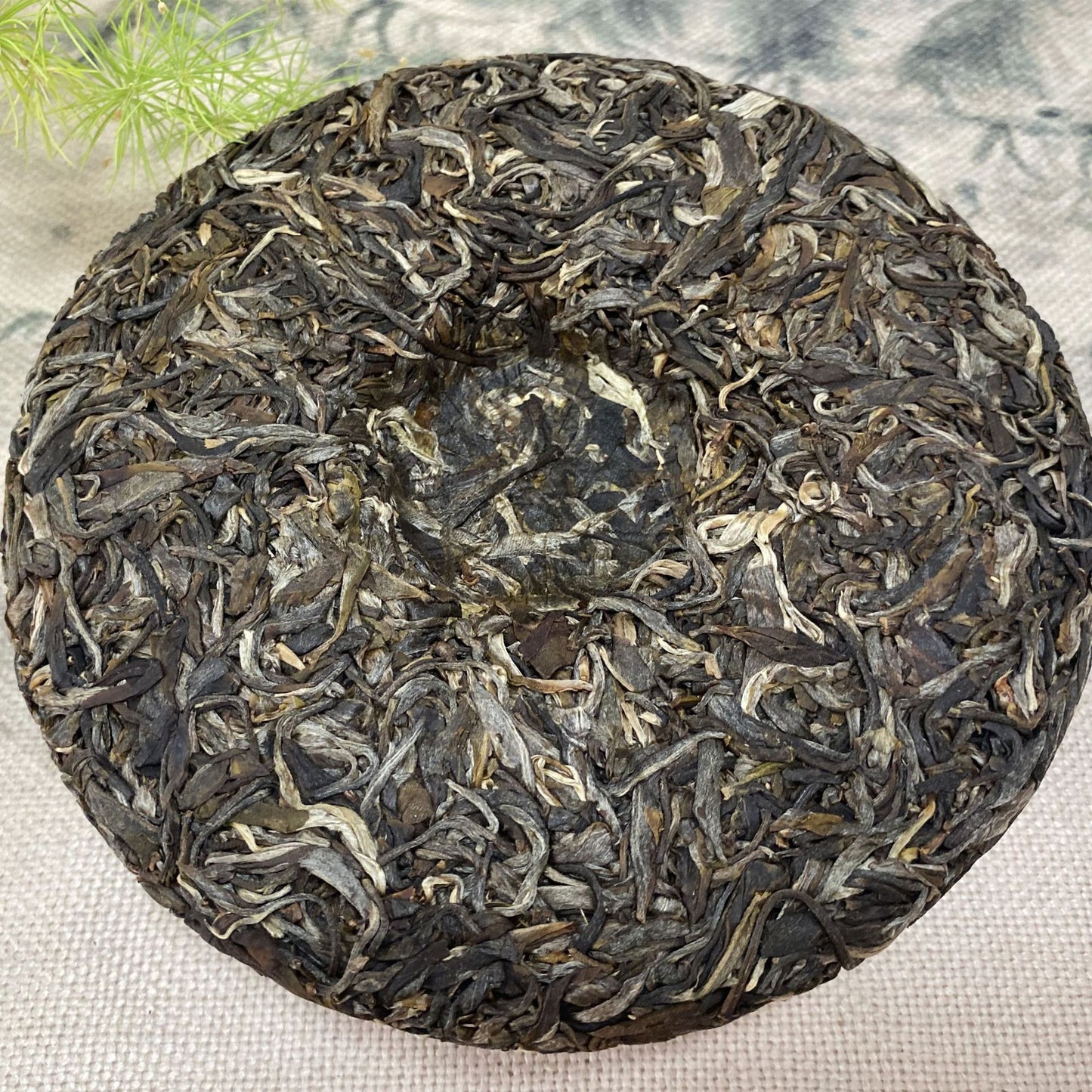 Yunnan Pu'er Tea Qizi Cake Tea Pu'er Raw Tea Ancient Tree Tea Leaves Raw Tea Cake 200g