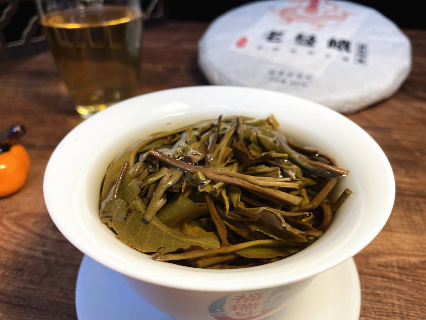 China Yunnan Menghai Pu'er Tea Lao Man'er Pu'er Raw Tea Yunnan Qizi Cake Raw Cake 357g