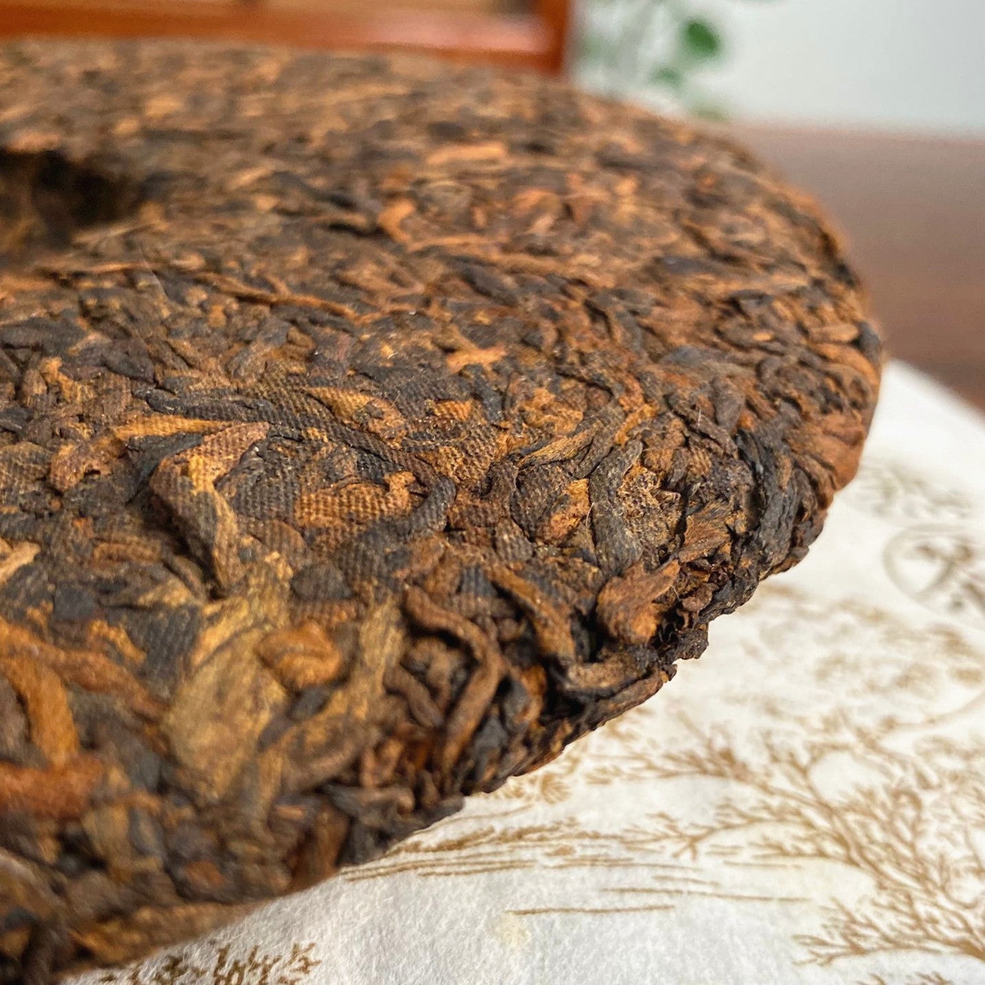 Icelandic Pu'er Tea Tree Pu'er Tea Cooked Tea Yunnan Qizi Cake Cooked Cake 357g Black tea