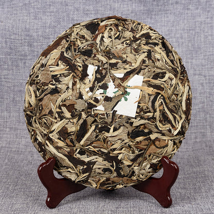 Yunnan White Tea Ancient Tree Moonlight White Tea ChangBeauty Moonlight White Tea Consistent inside and out 357g